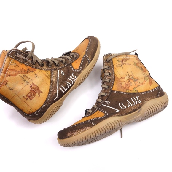 Alviero Martini Shoes - *HP* :: Alviero Martini > Geo High-Top Sneakers